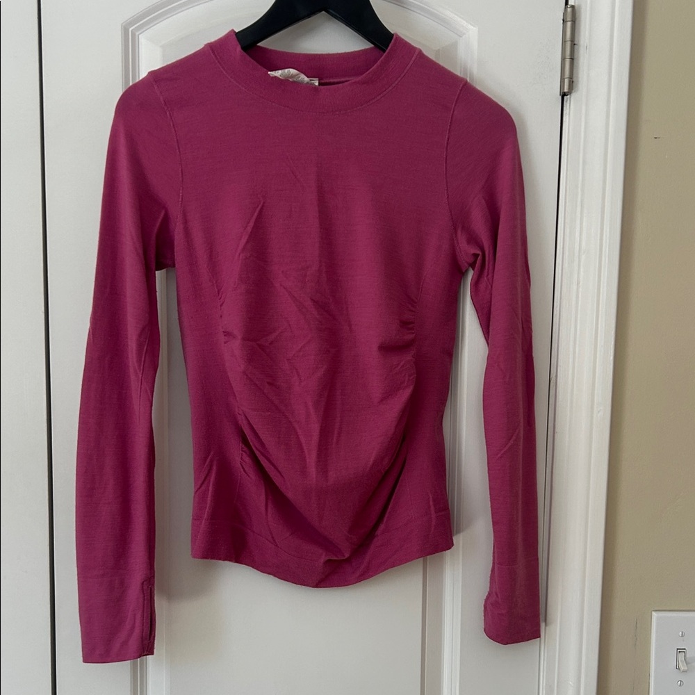 Athleta Foresthill Ascent base layer active top S